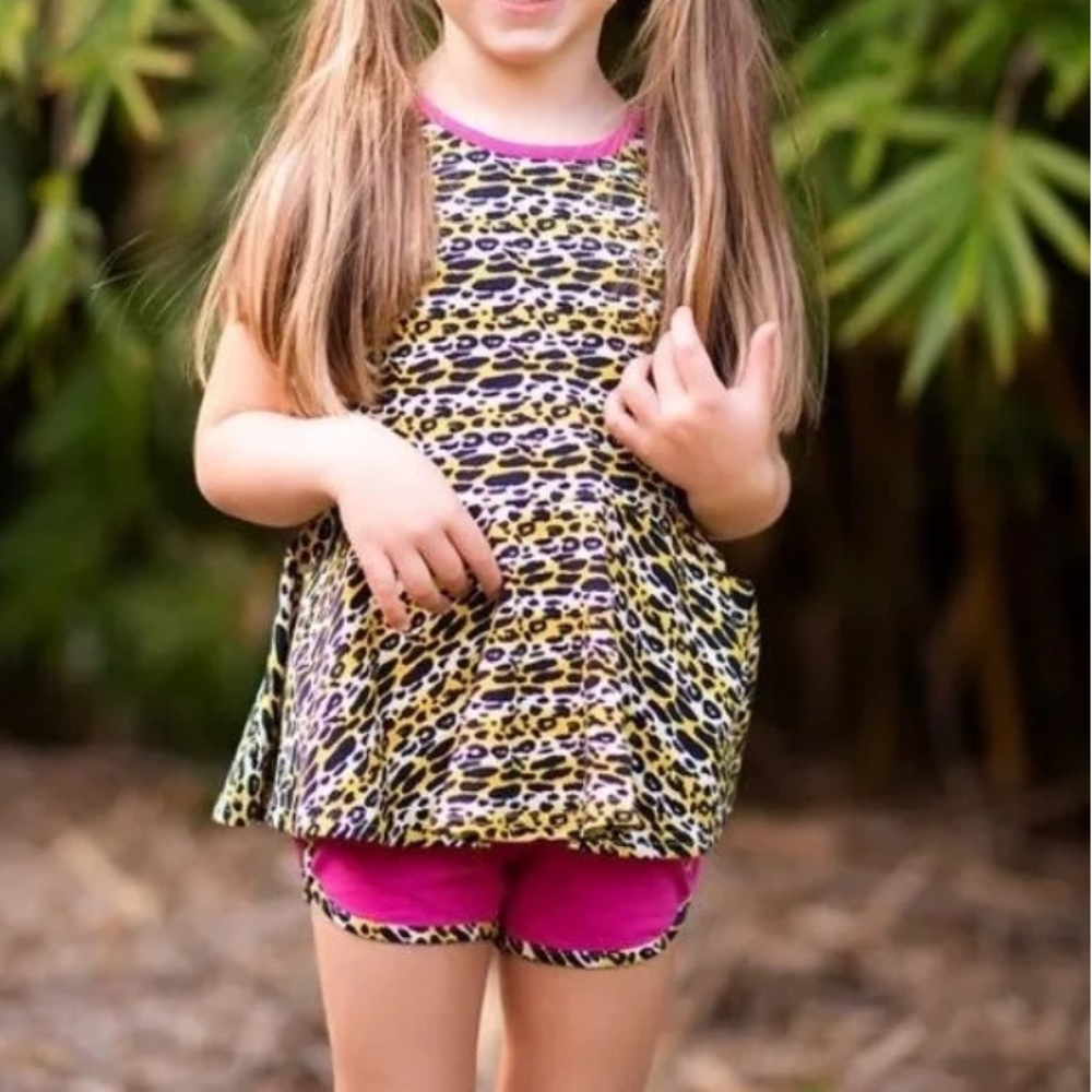 🍀 2️⃣ FOR 💲5️⃣0️⃣ Ricrac and Ruffles short set - 3T